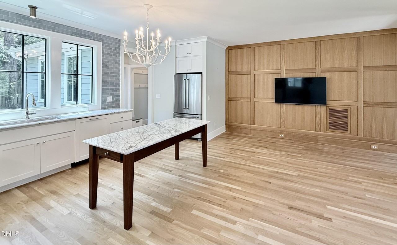 1709 F St - Photo 6 of 39