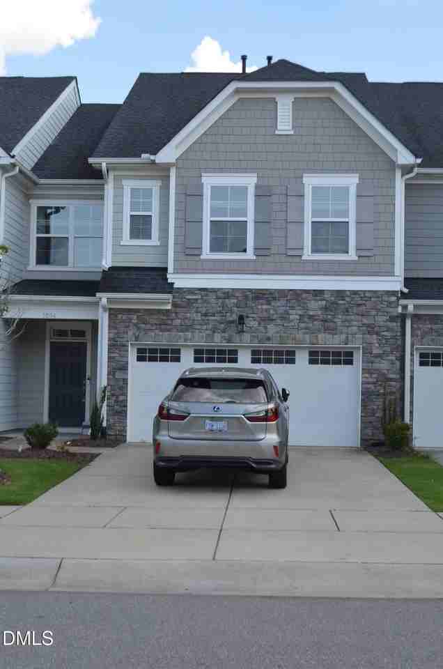 1034 Craigmeade Dr - Photo 2 of 23