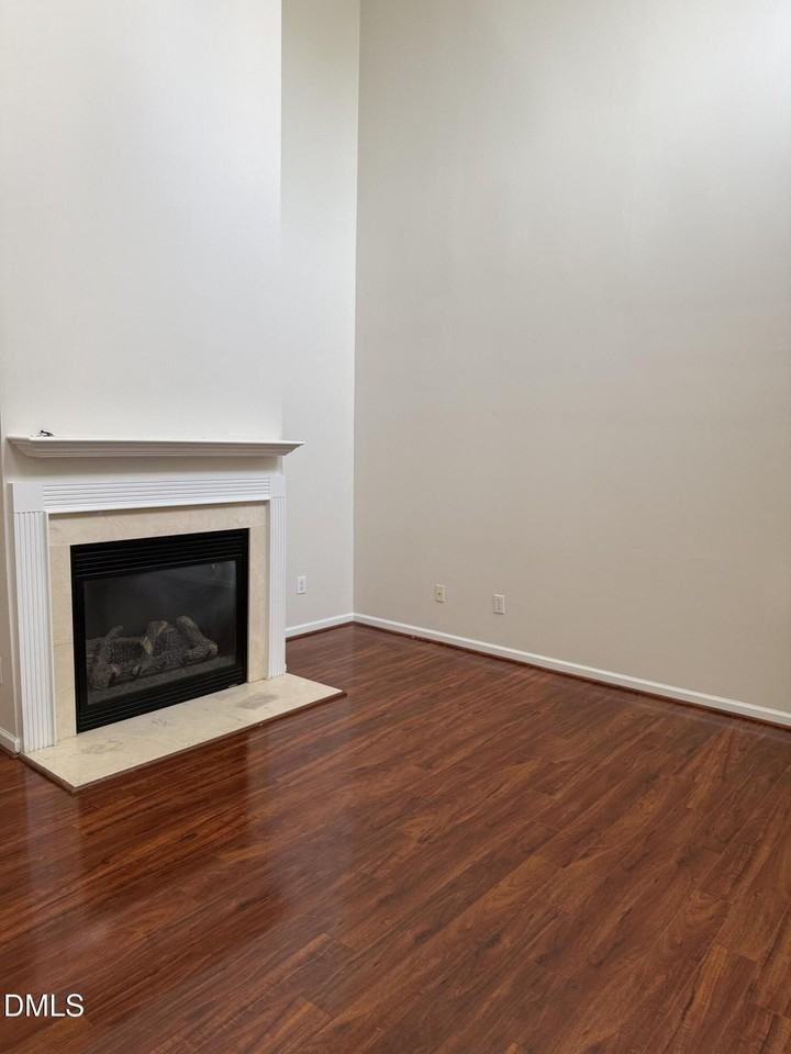 537 Writers Way - Photo 2 of 11