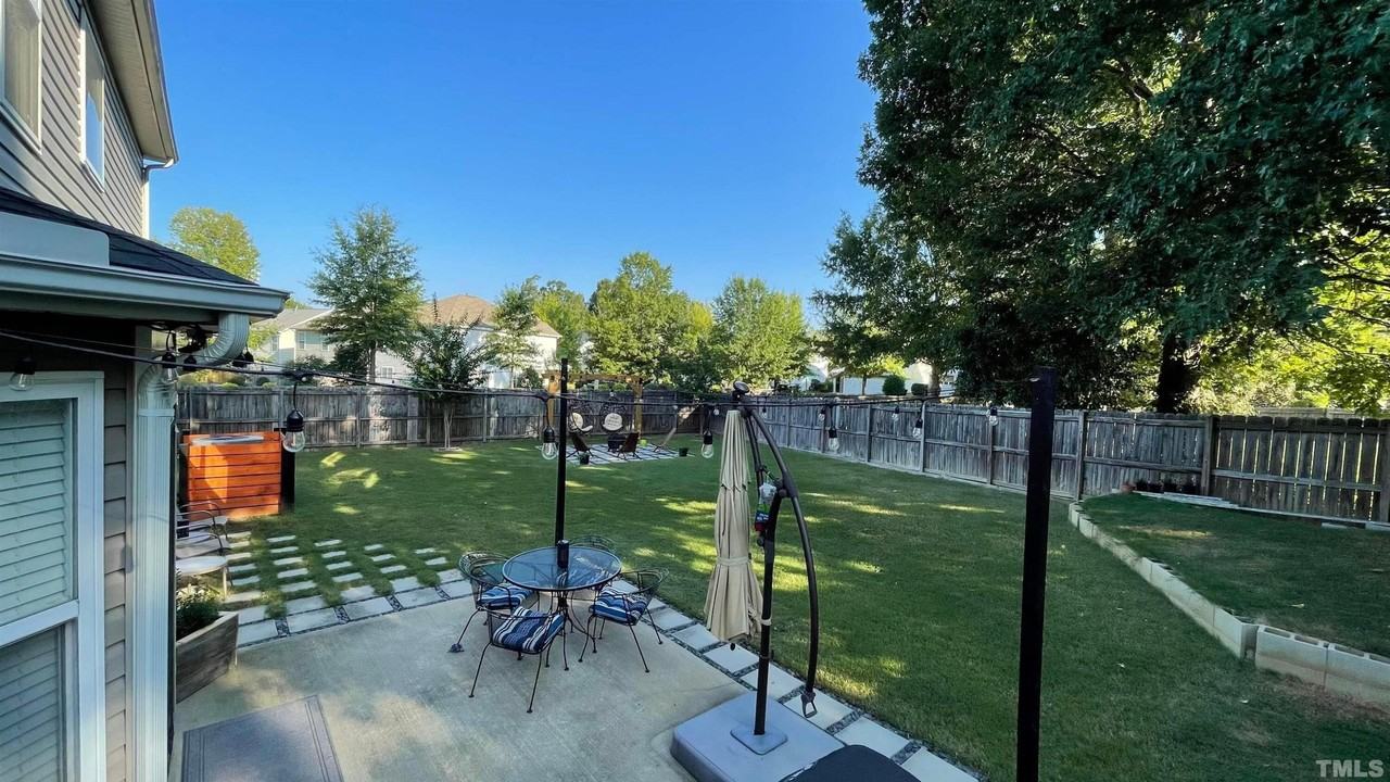 324 Amacord Way - Photo 3 of 16