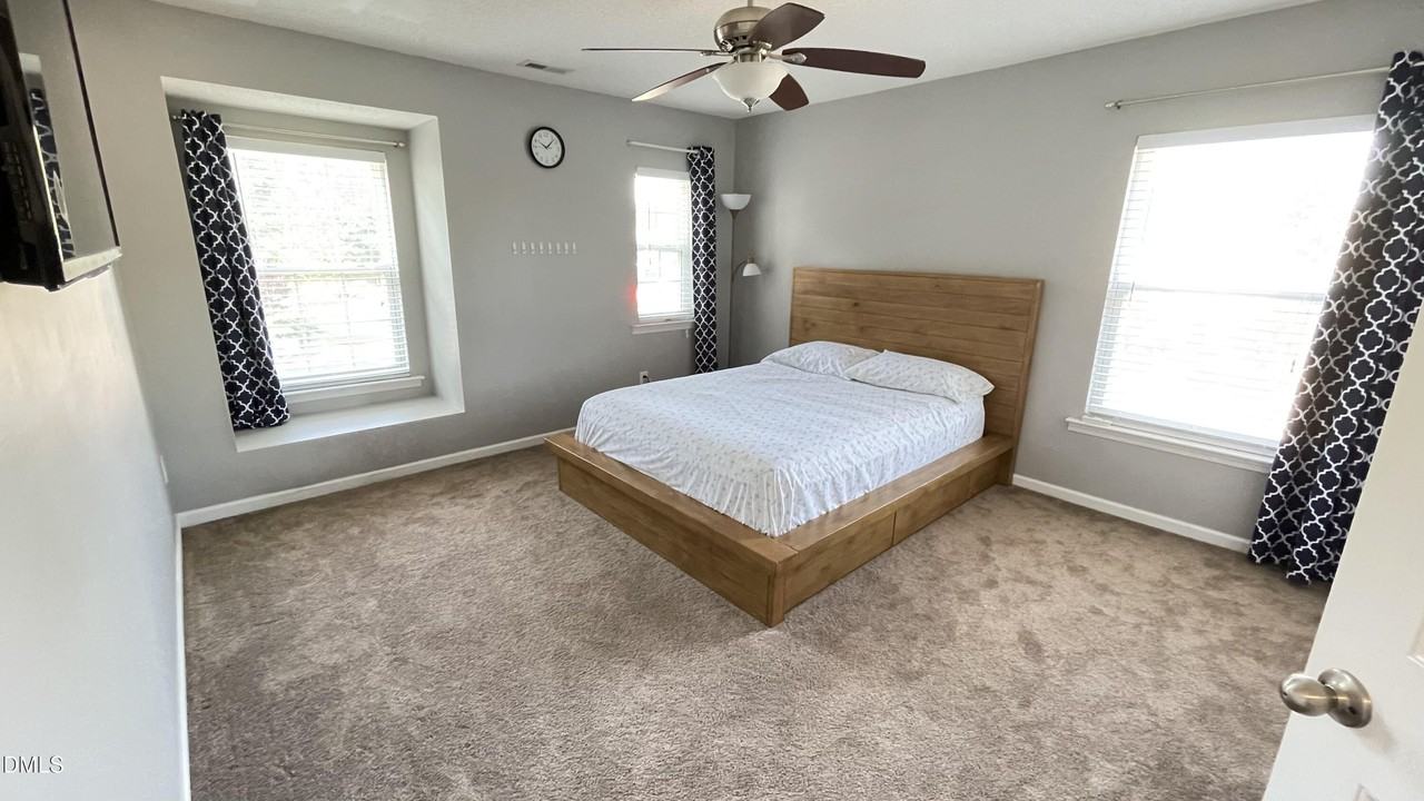 324 Amacord Way - Photo 6 of 16