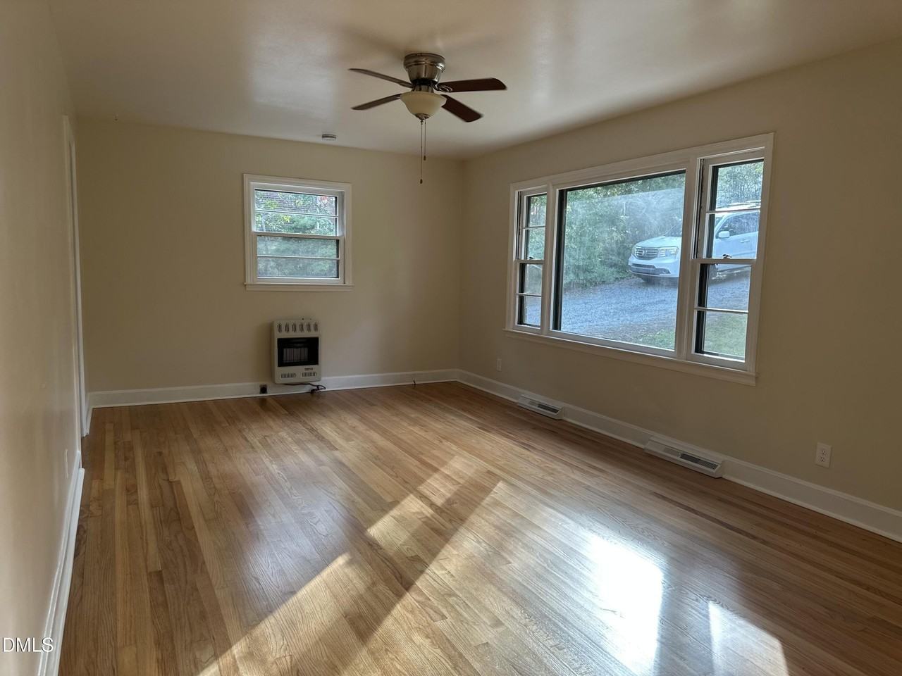710 N Wilba Rd - Photo 3 of 7