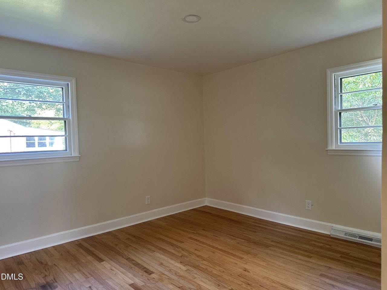 710 N Wilba Rd - Photo 5 of 7