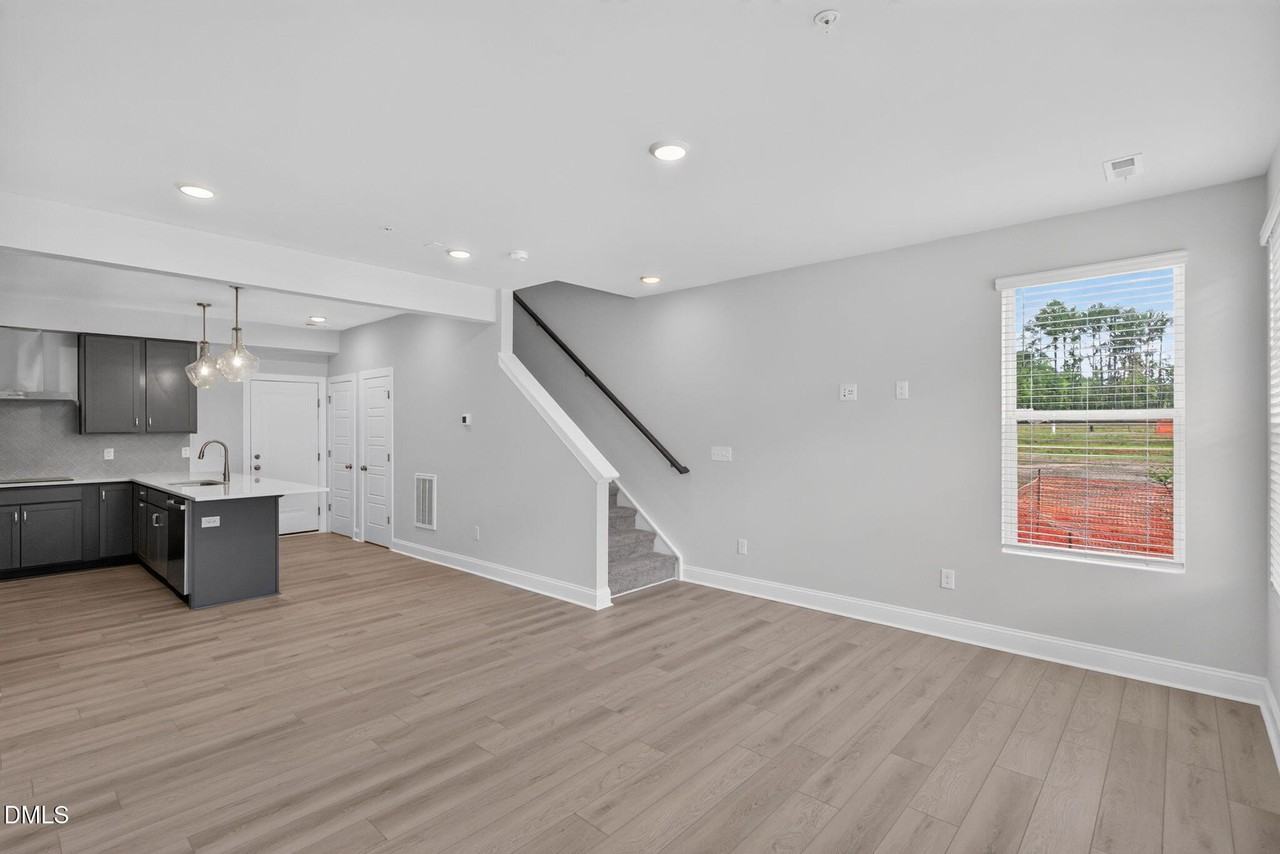 10567 Pleasant Branch Dr #101 - Photo 5 of 27