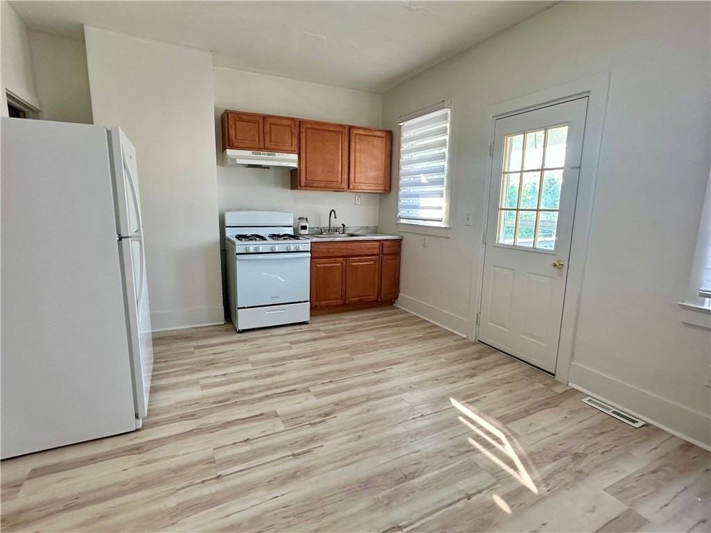 410 Freeport Rd - Photo 6 of 13