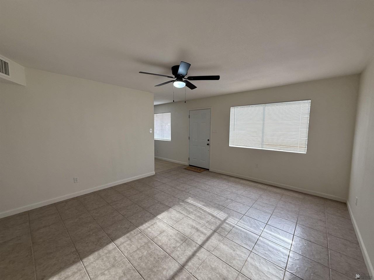 723 N Musgrove Ave - Photo 5 of 17