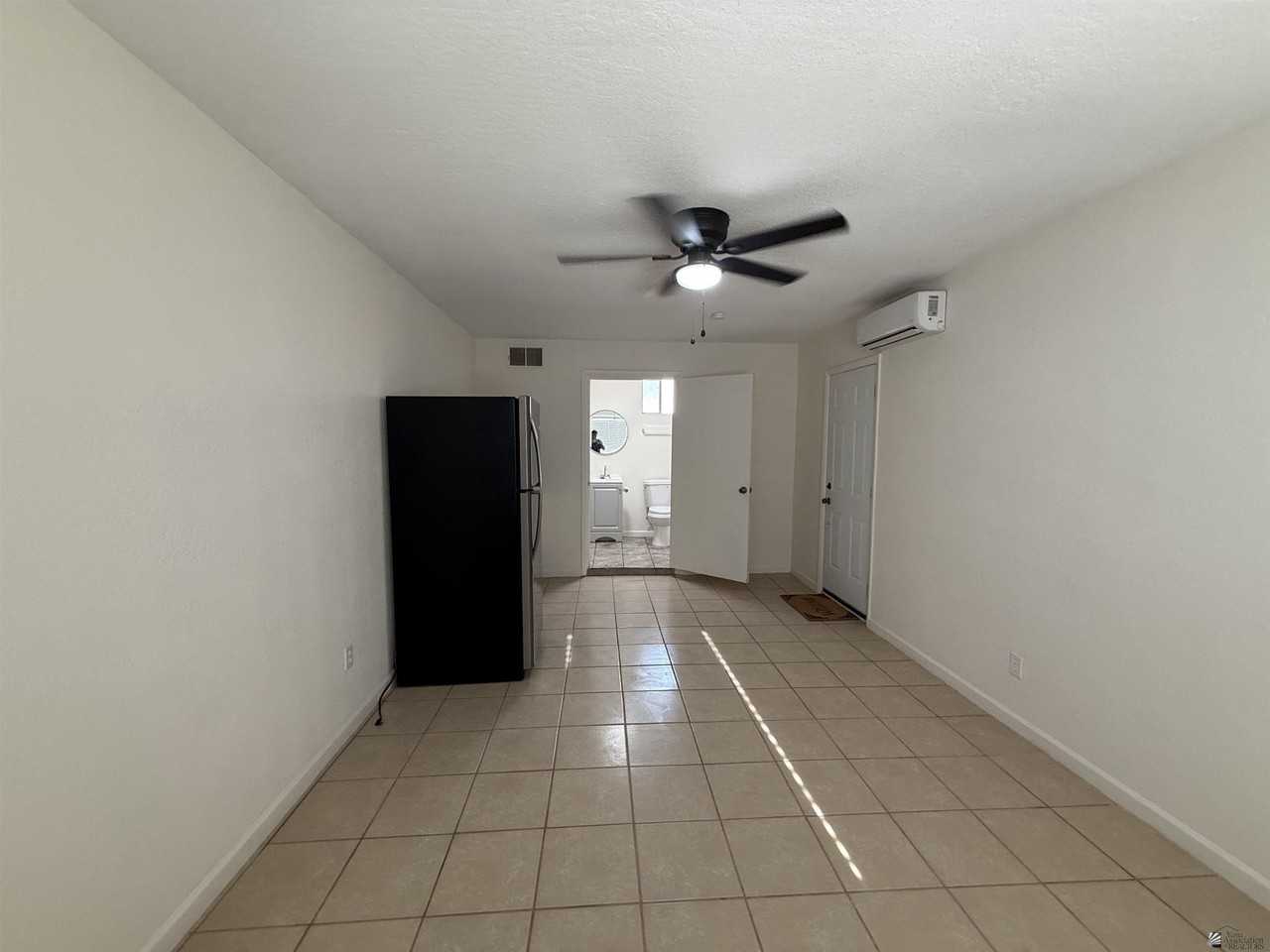 723 N Musgrove Ave #B - Photo 4 of 9