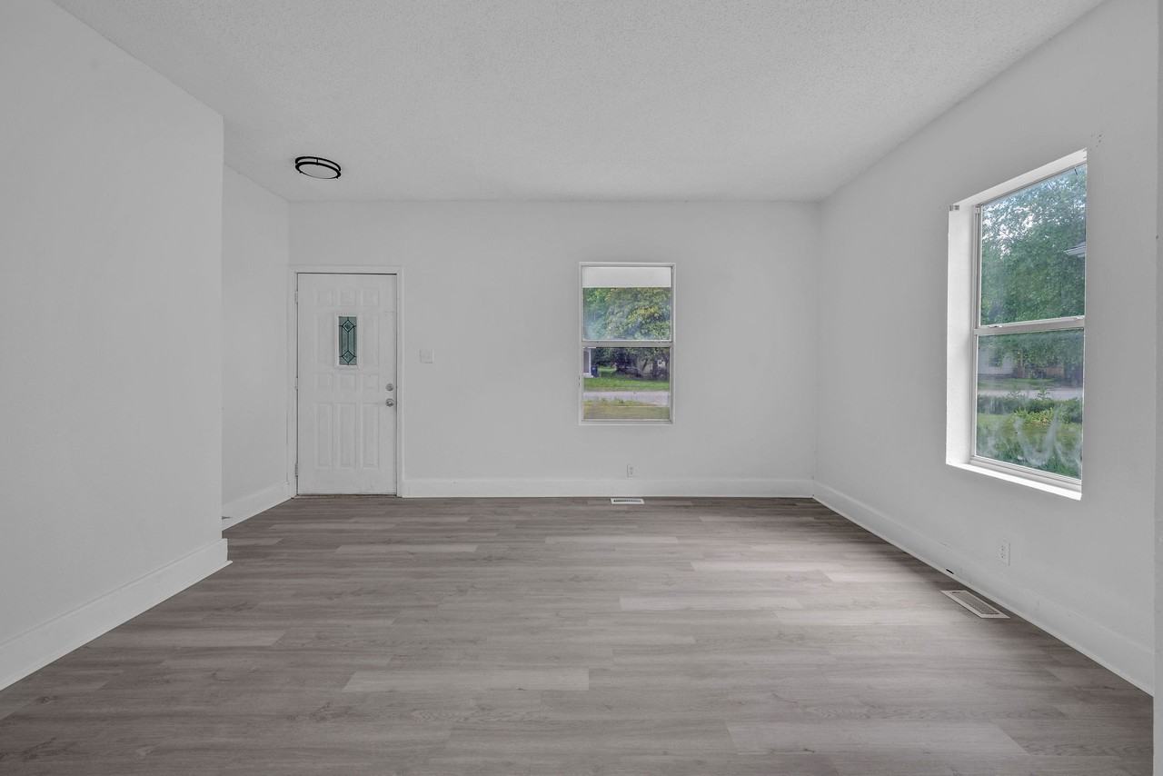 1128 W Broadway St #1 - Photo 5 of 21