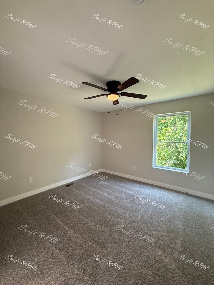 1038 Oakland Ave #1 - Photo 5 of 19