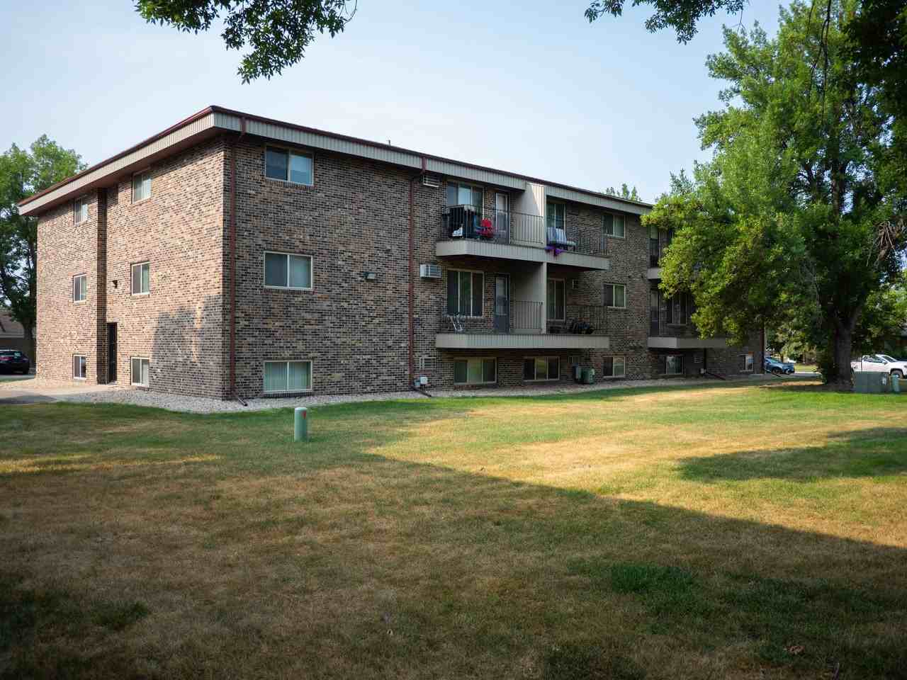 Gateway Circle Apartments - Photo 2 of 18