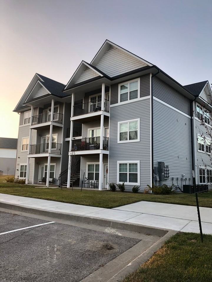 Brighton Crossing Apartments - Photo 3 of 36
