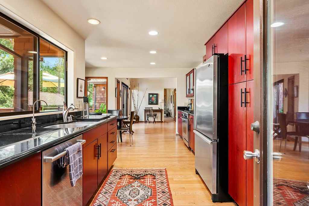 2350 Mill Creek Ln - Photo 3 of 31