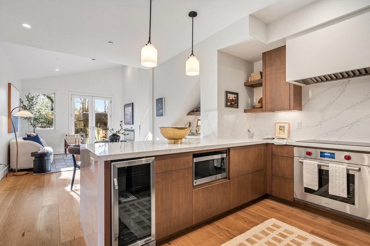 532 Grove St - Photo 6 of 24