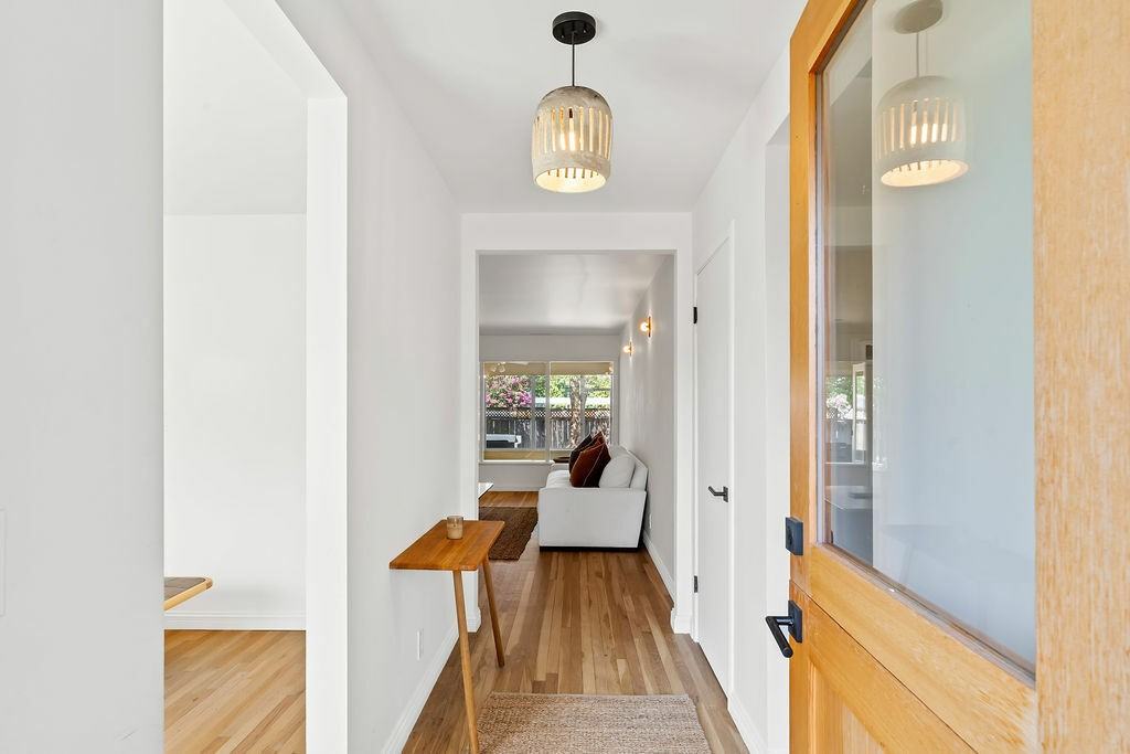 13805 Village Ave - Photo 2 of 37