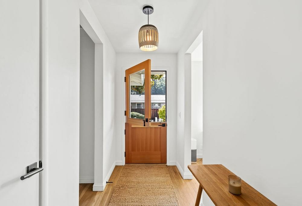 13805 Village Ave - Photo 3 of 37