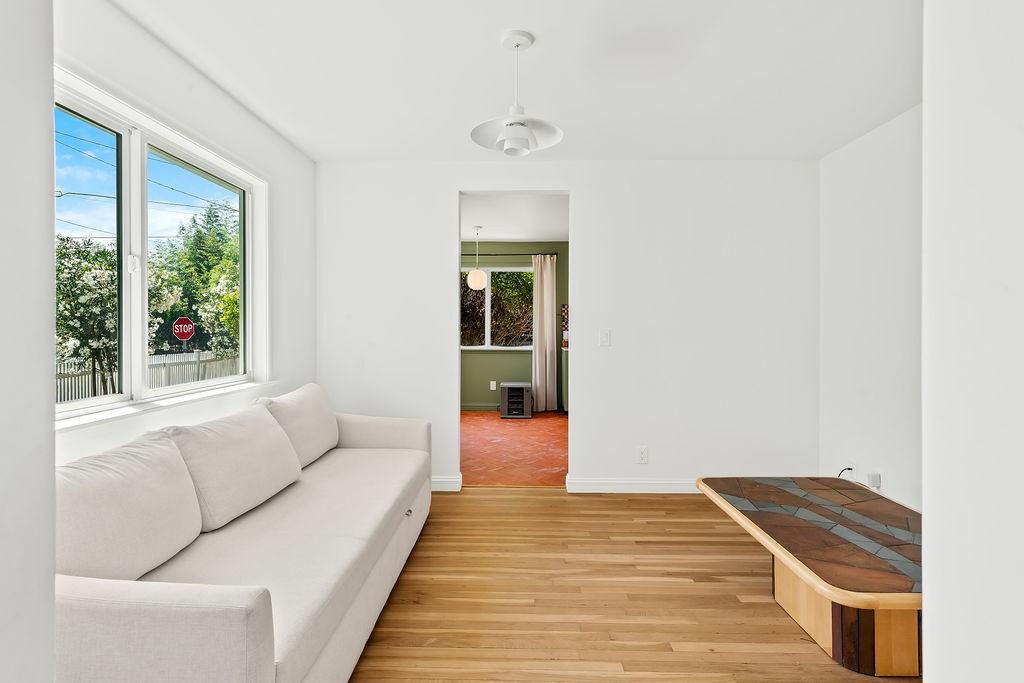 13805 Village Ave - Photo 4 of 37