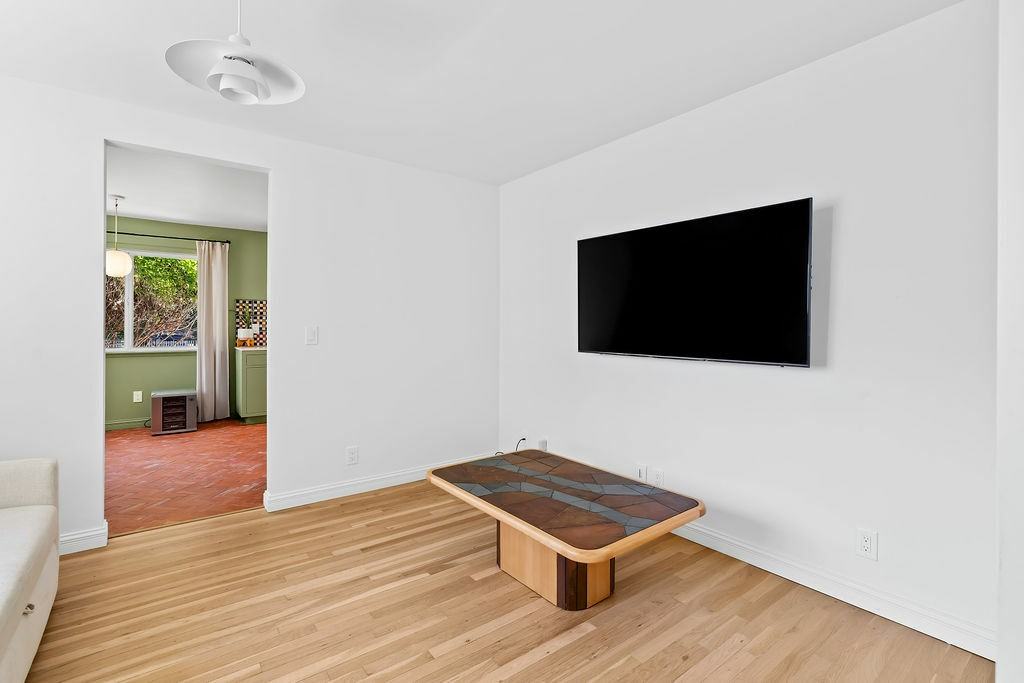 13805 Village Ave - Photo 5 of 37