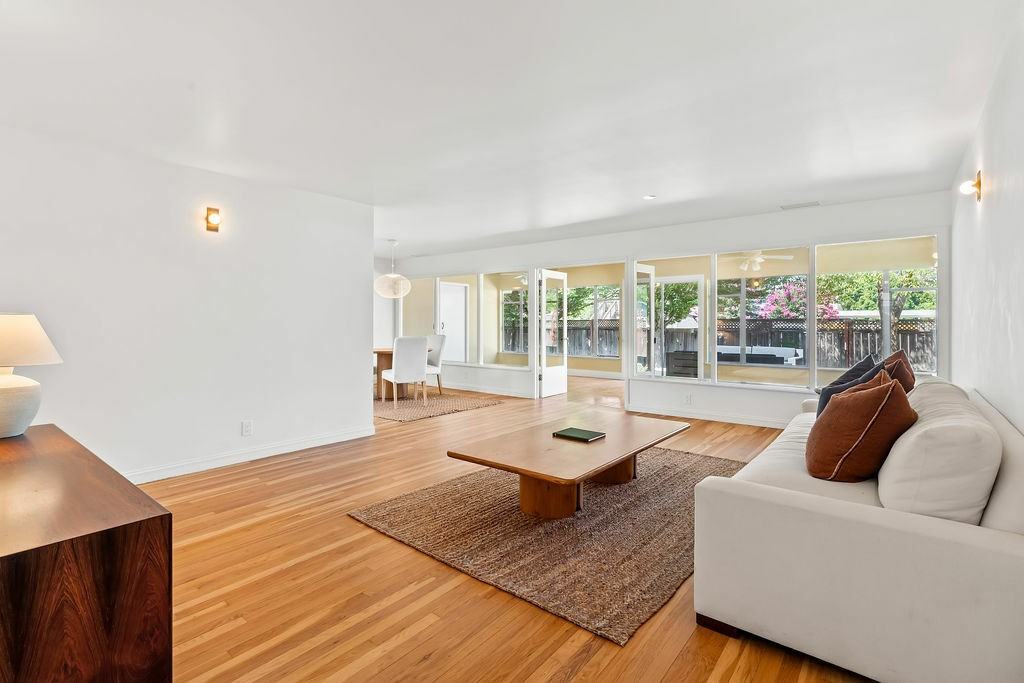 13805 Village Ave - Photo 6 of 37