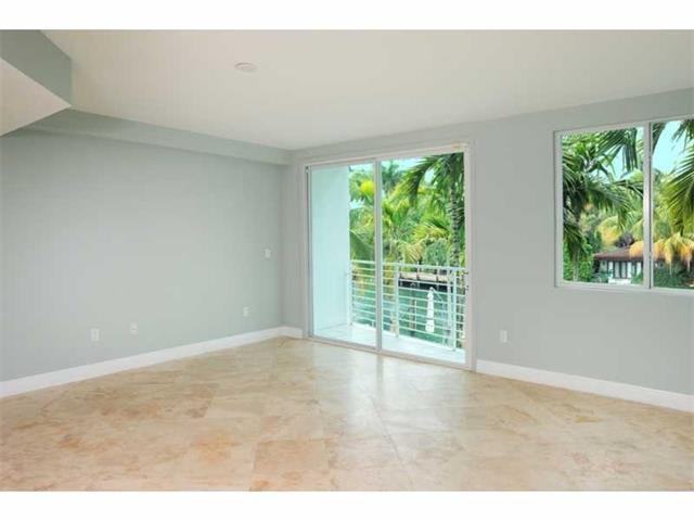 429 Hendricks Isle #429 - Photo 2 of 8