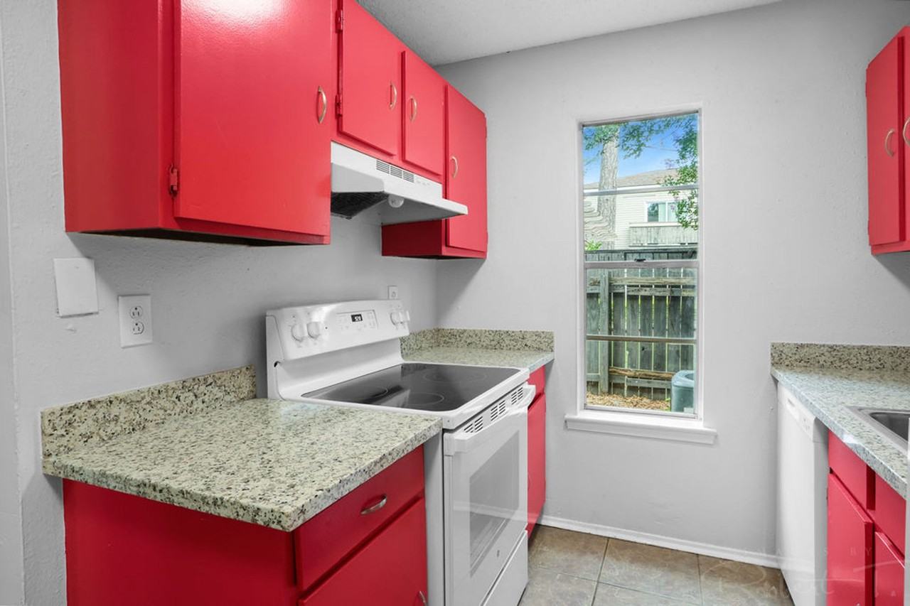 Woodland Trace Apartments - Photo 4 of 19