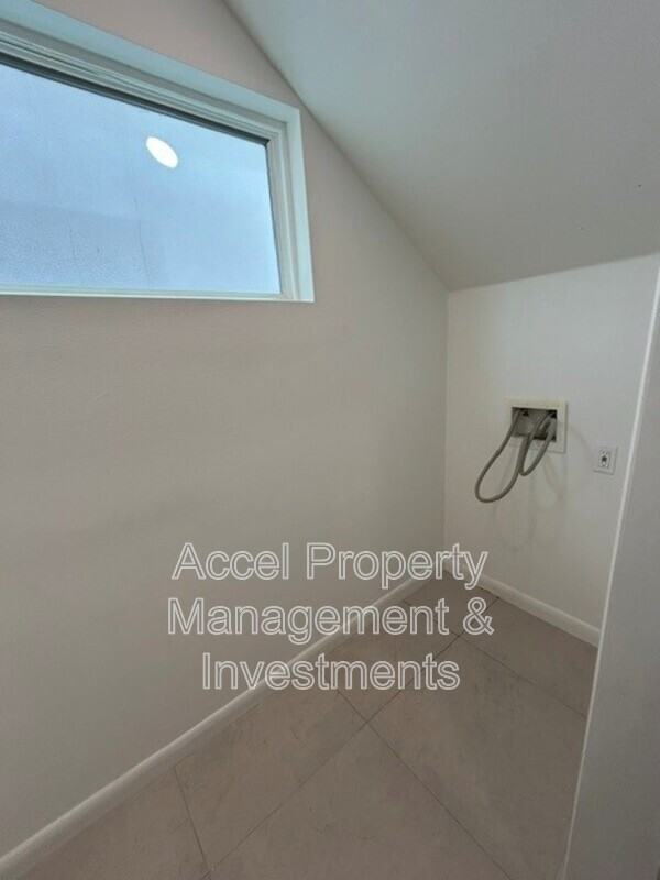 209 N 28th St - Photo 3 of 21