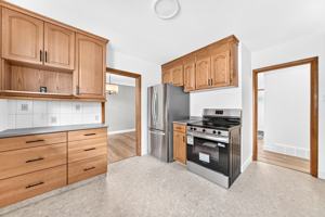 featured image of 211 Strathmillan Rd