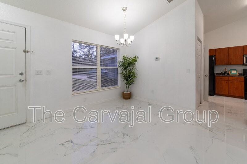 5107 Sw 165th Street Rd - Photo 6 of 34