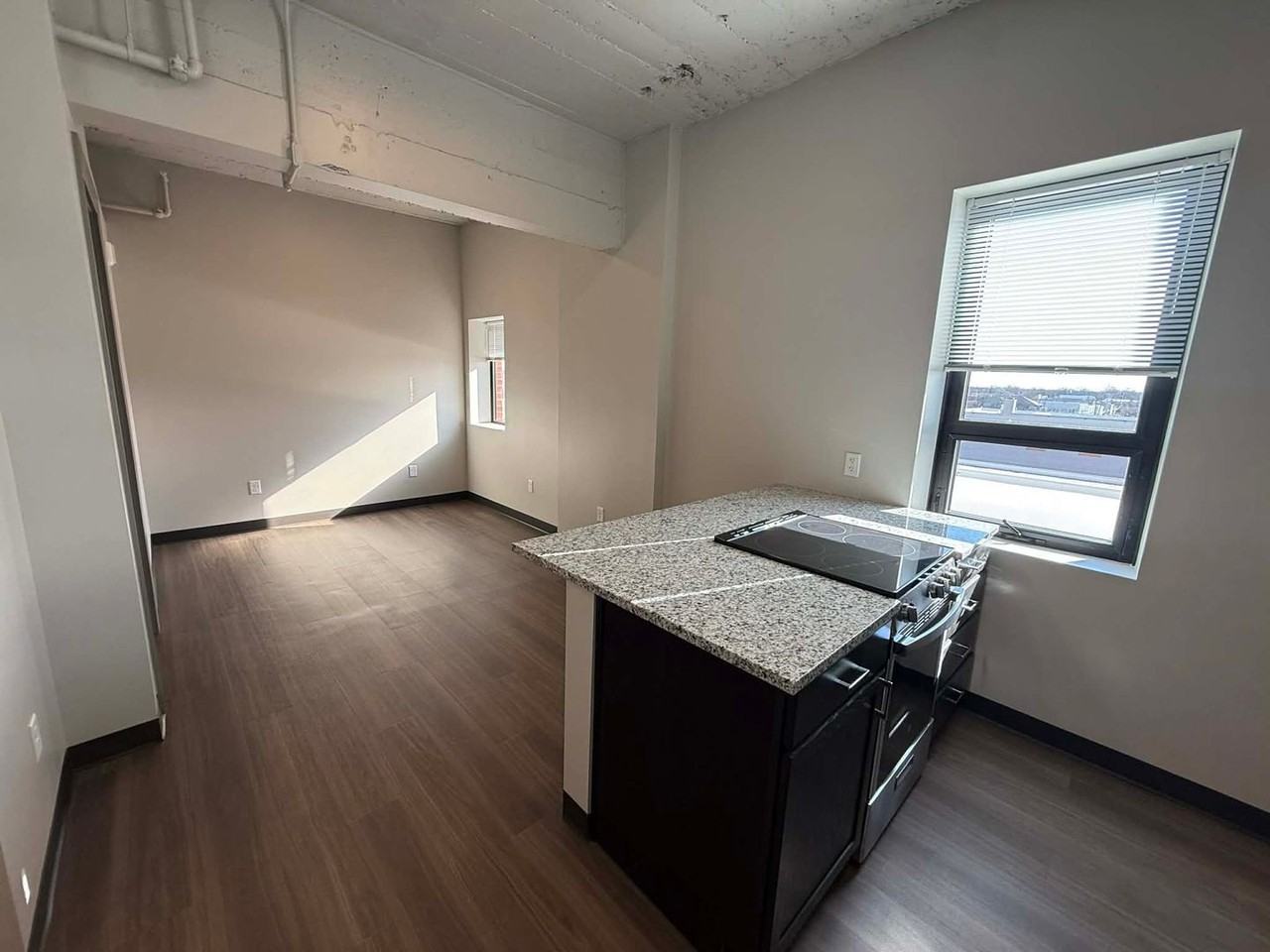 The Arnold Apartments - Photo 3 of 10