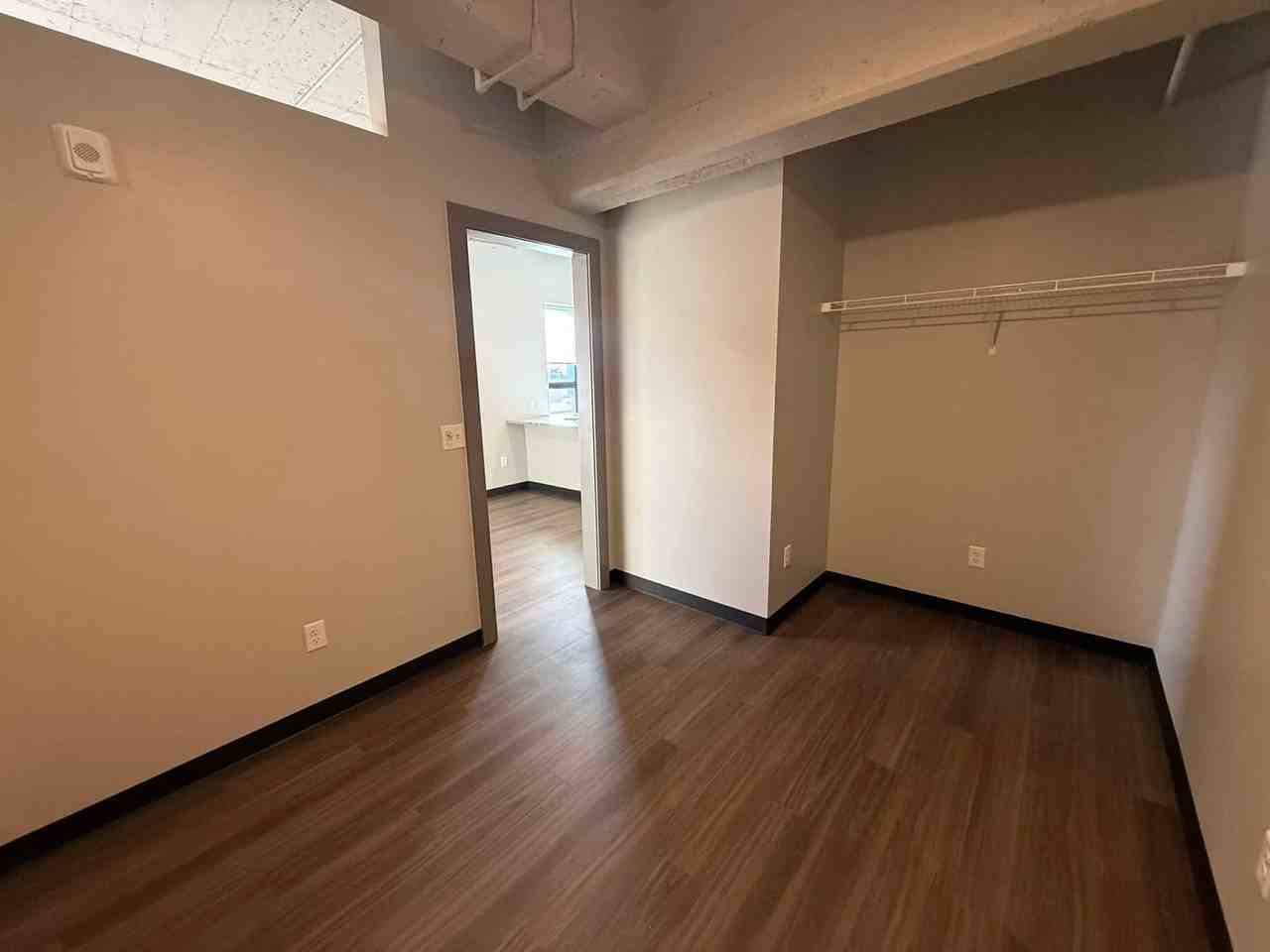 The Arnold Apartments - Photo 4 of 10