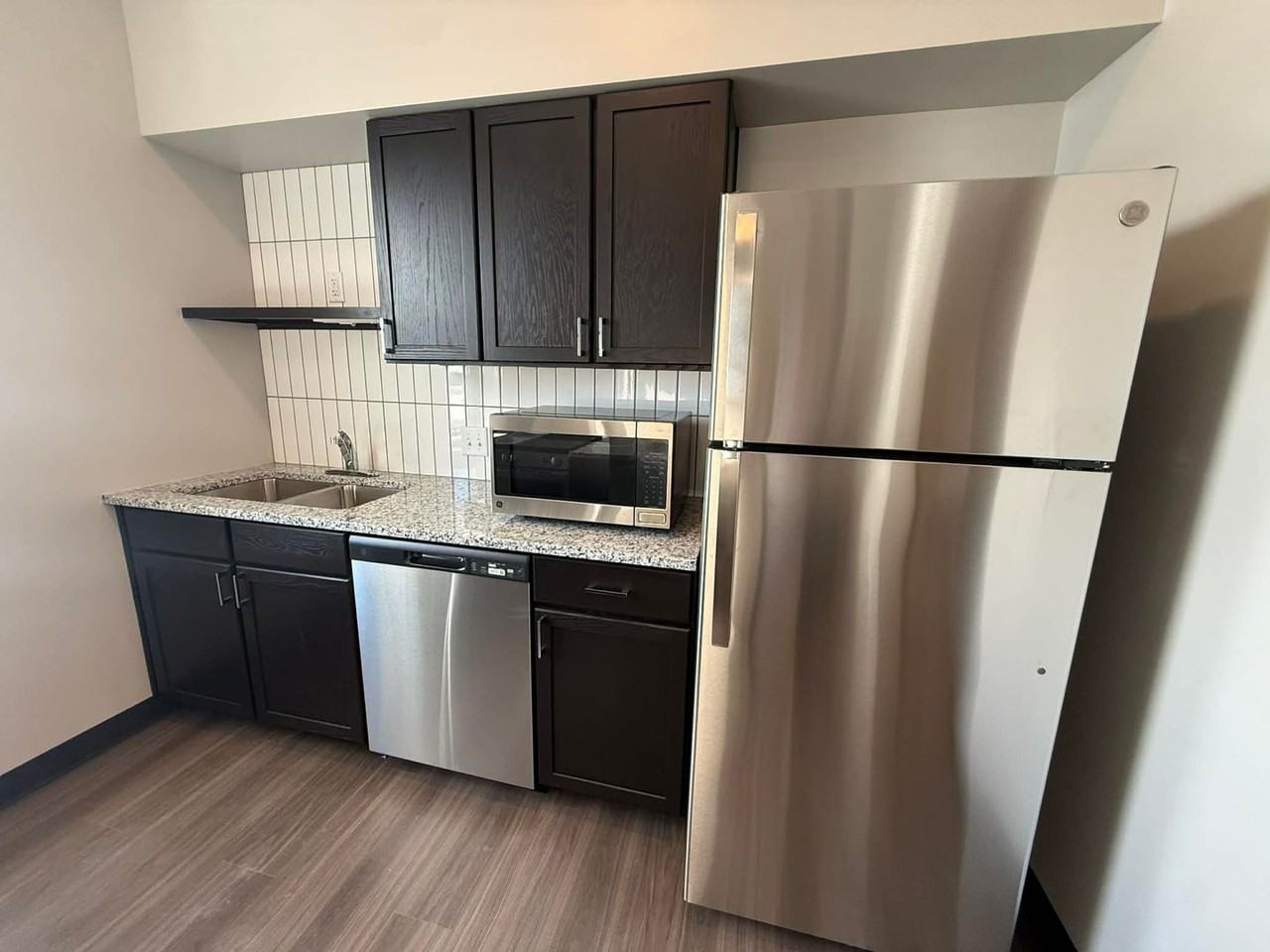 The Arnold Apartments - Photo 6 of 10