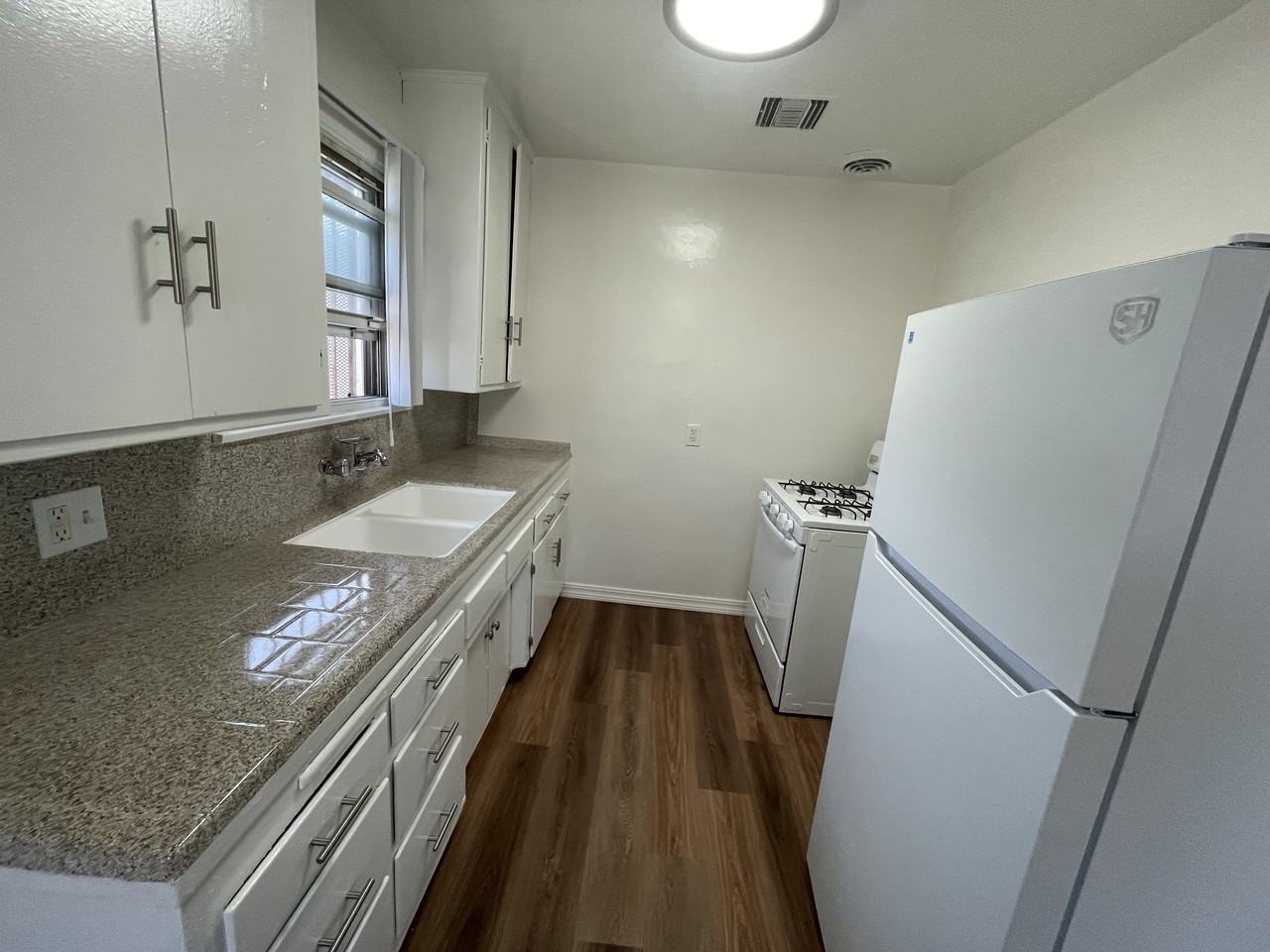 833 West 97th Street #4 - Photo 4 of 9