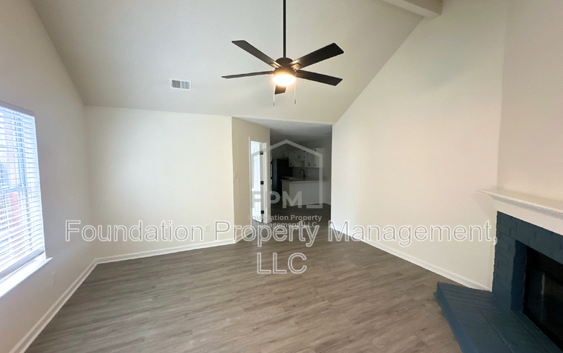 1818 Winship Dr - Photo 4 of 20