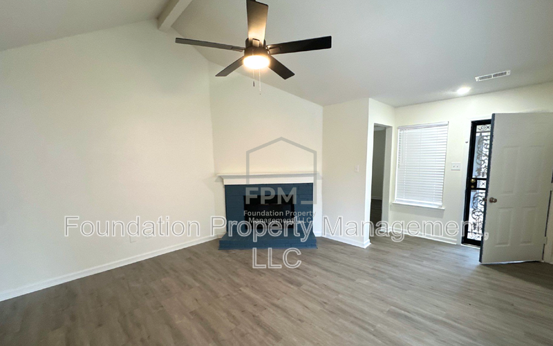 1818 Winship Dr - Photo 5 of 20