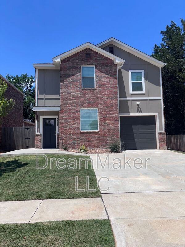 2819 Clifton Ter - Photo 2 of 32