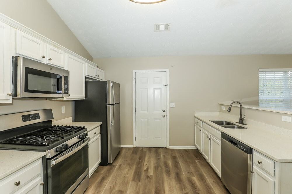272 Grover Turner Way - Photo 7 of 17