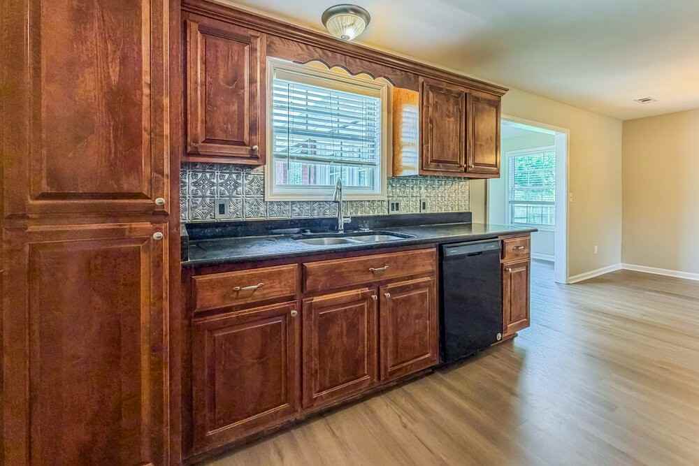 304 Cheairs Ct - Photo 7 of 17