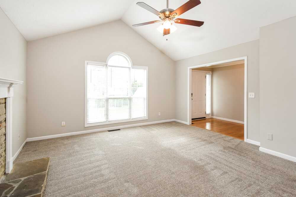 3042 Lexington Ave - Photo 6 of 17
