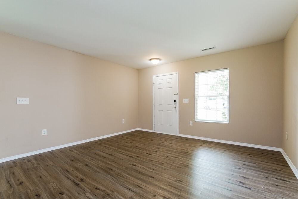 40 Norwich Dr - Photo 5 of 17