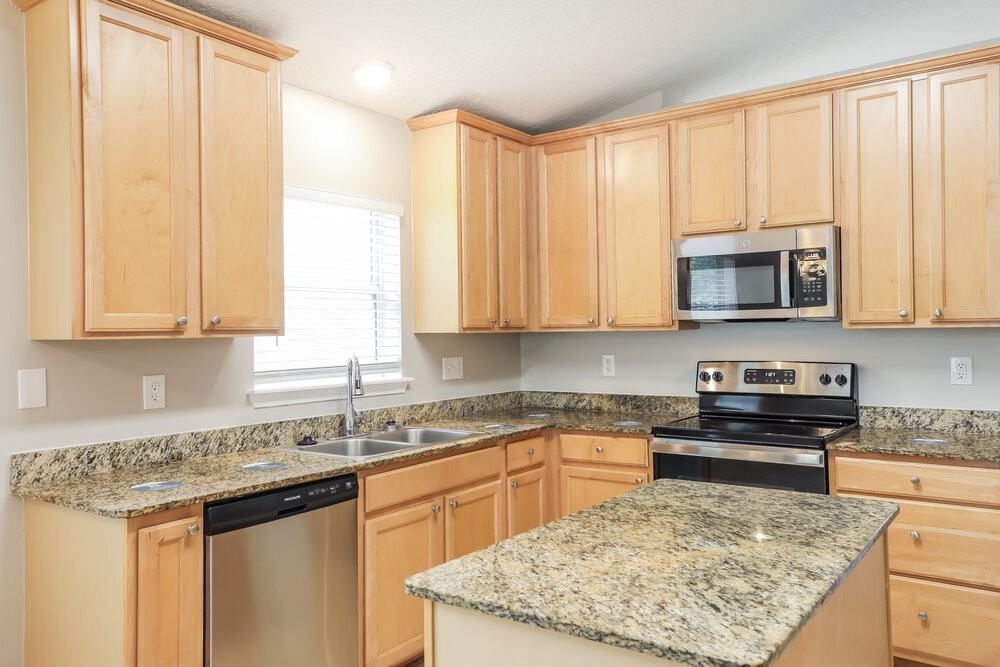 952 Silver Spring Ct - Photo 7 of 16