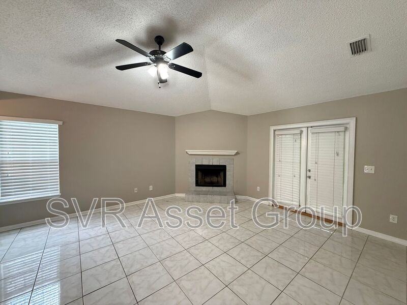 2798 Lantana Lakes Dr W - Photo 4 of 13
