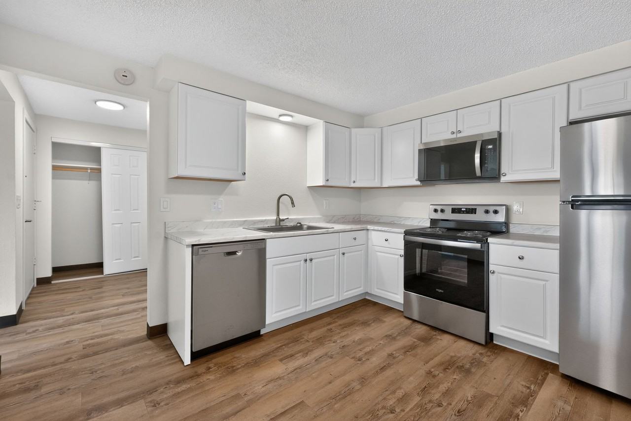 Rose Lane Apartments - Photo 2 of 18