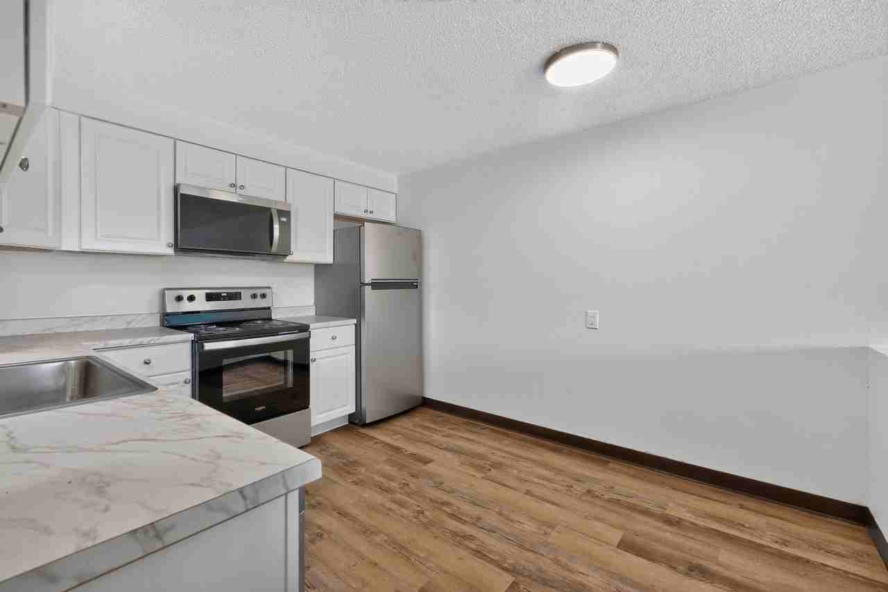 Rose Lane Apartments - Photo 3 of 18