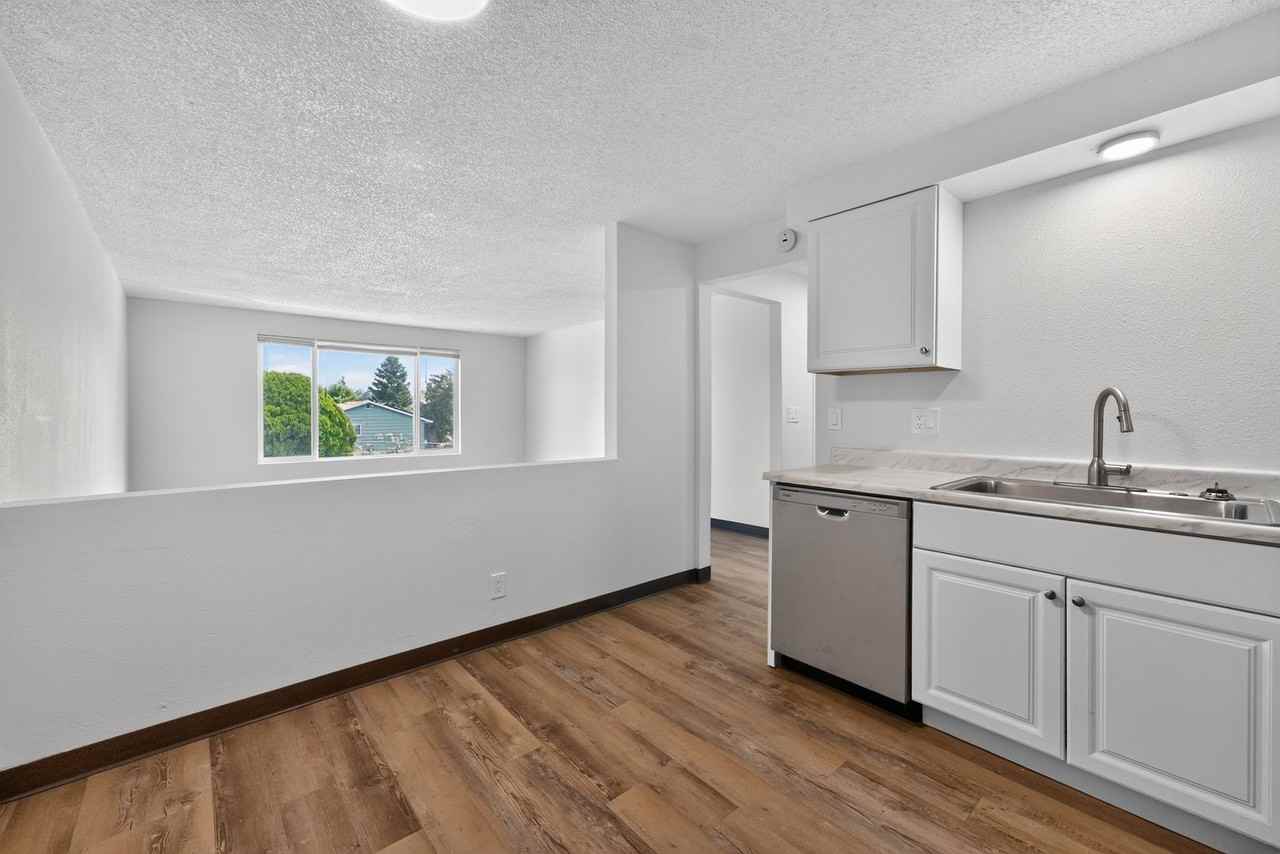Rose Lane Apartments - Photo 5 of 18