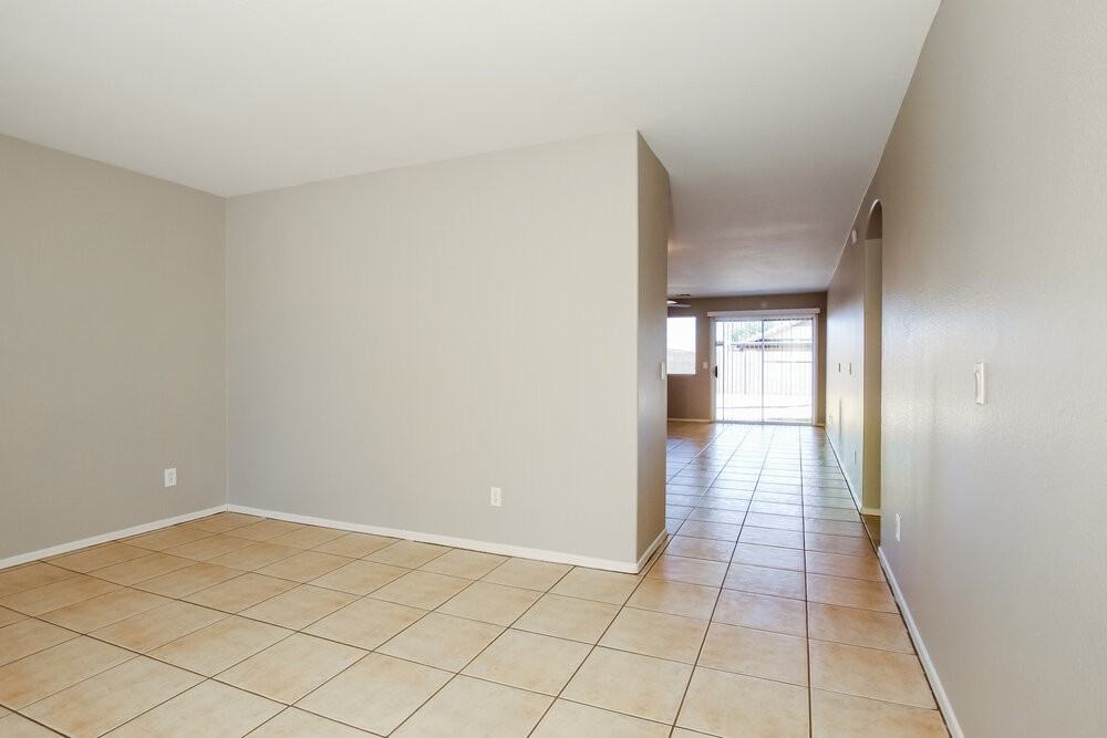 3326 W Shumway Farm Rd - Photo 3 of 16