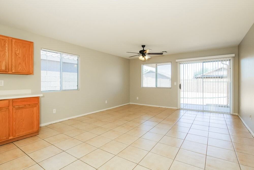 3326 W Shumway Farm Rd - Photo 5 of 16