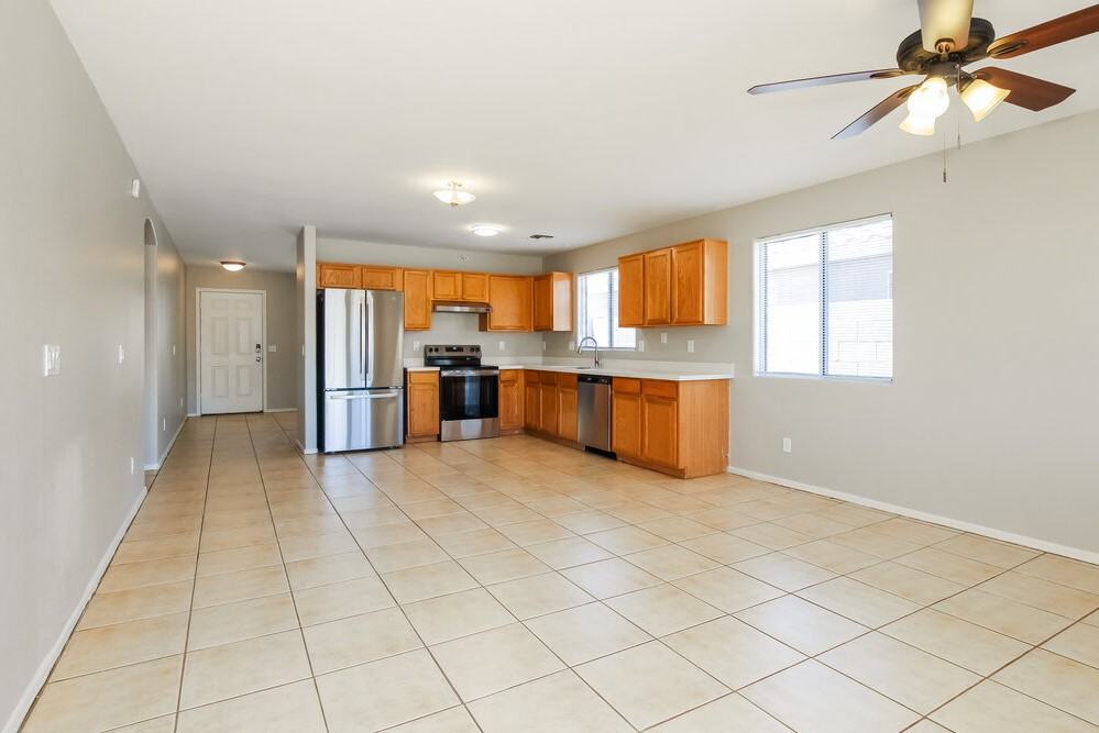 3326 W Shumway Farm Rd - Photo 6 of 16