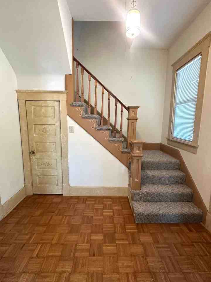 758 S Delaware Ave - Photo 5 of 21