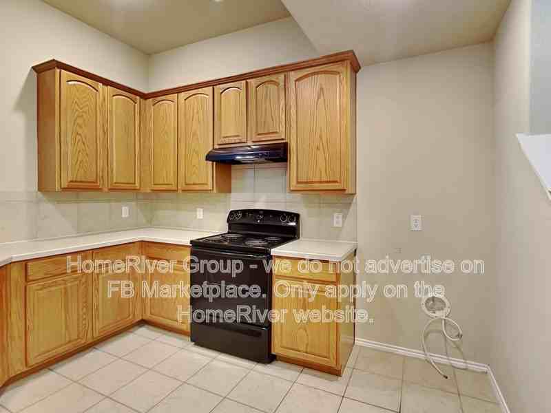 1127 Sophia St - Photo 6 of 30