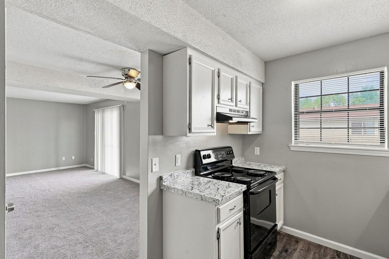 Stephens Park Apartments - Photo 2 of 9