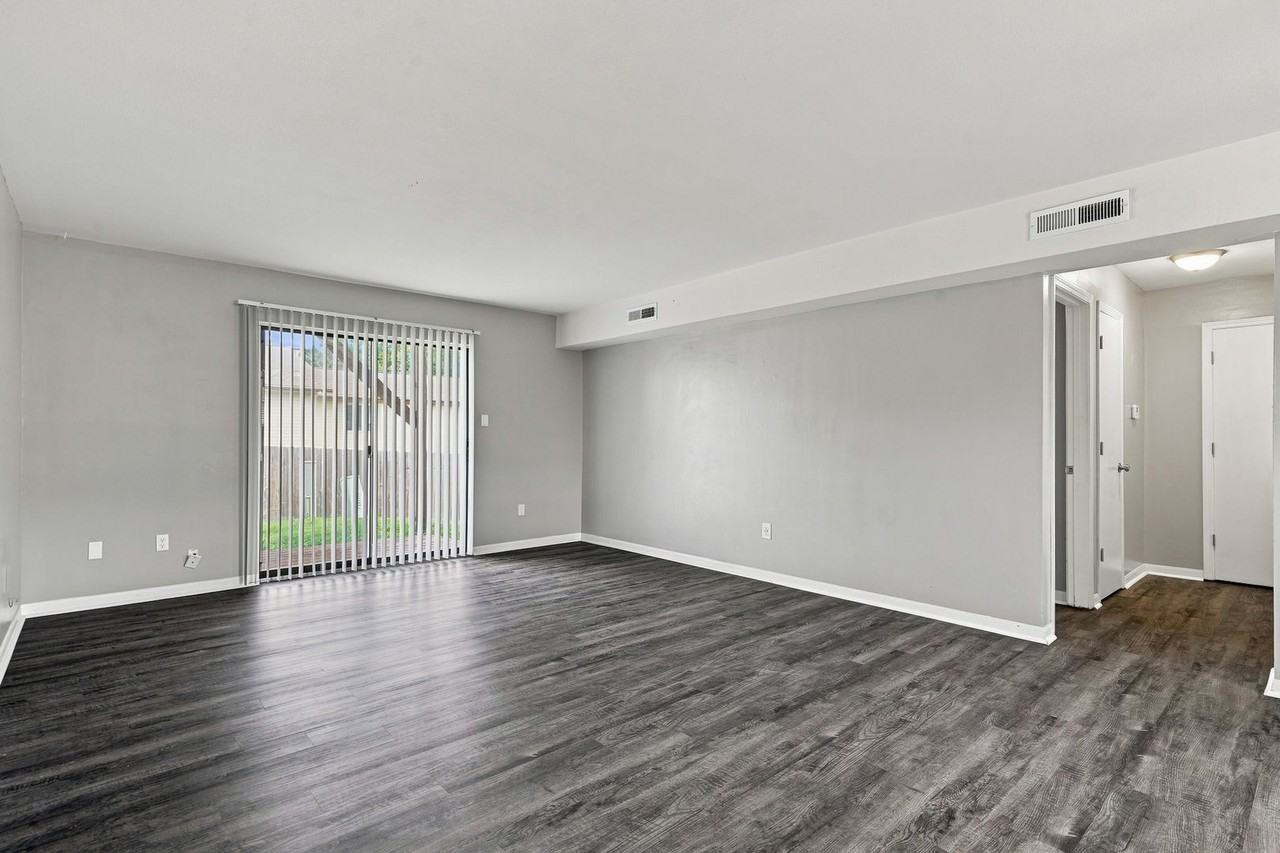Stephens Park Apartments - Photo 6 of 9